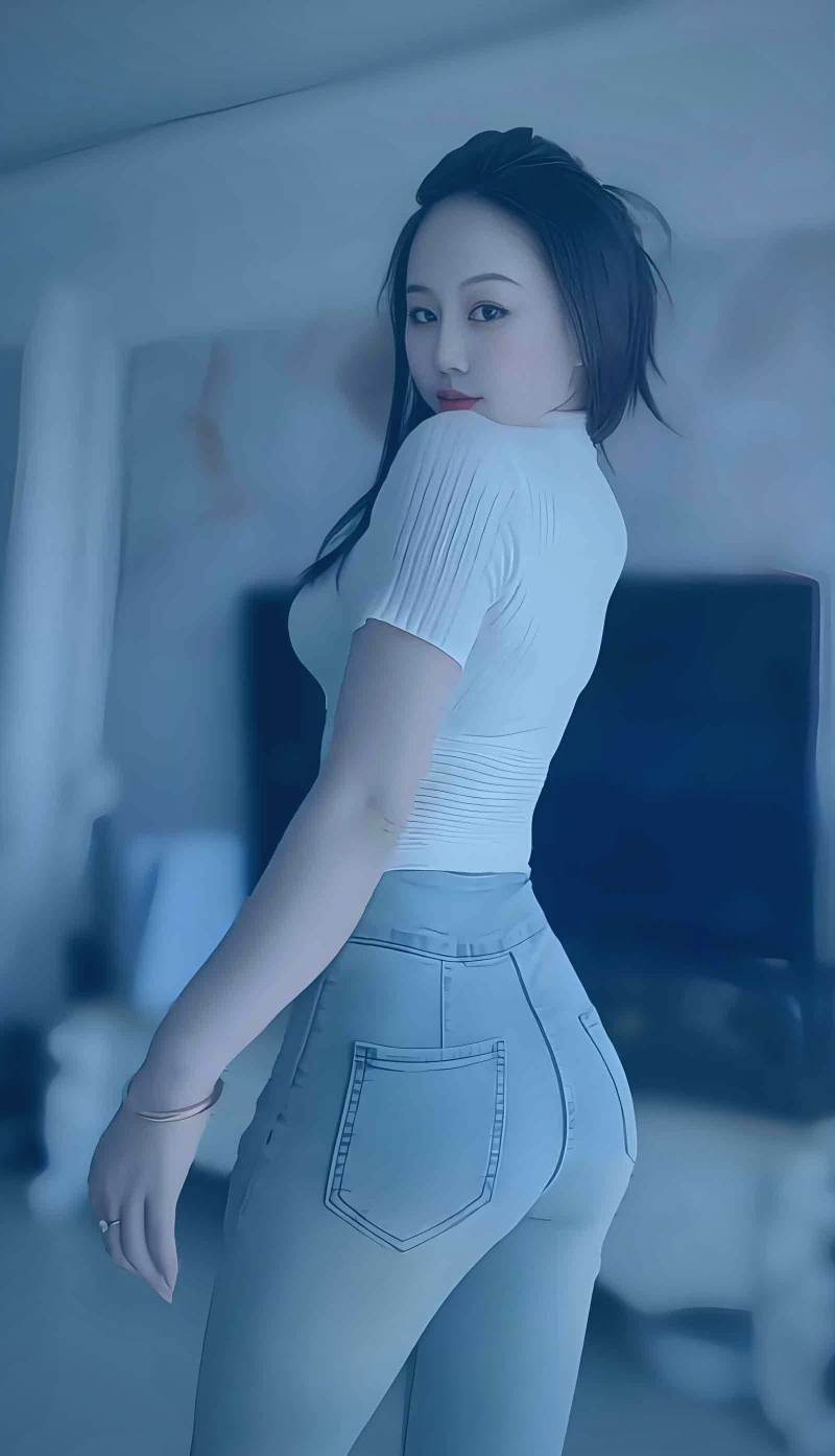 樱花视频专栏新片速递解说中的影片详情页，包含导演访谈与幕后花絮