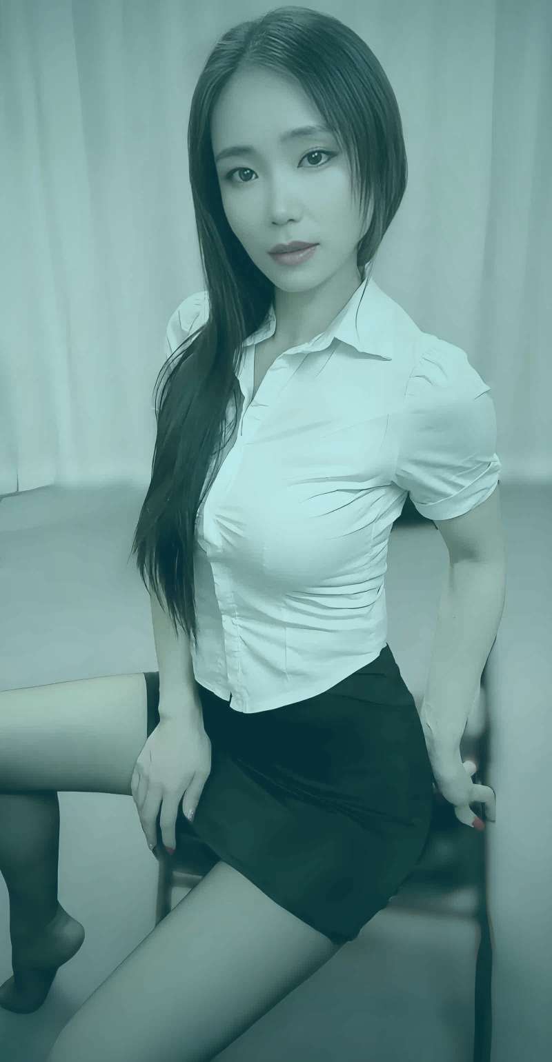 樱花视频日影映画物哀美学精选专题页面截图，背景为朦胧的樱花与和室剪影