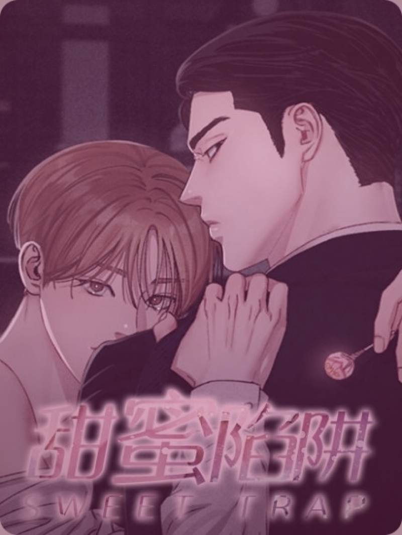 黑白电影中一家人围坐在昏暗灯光下的场景